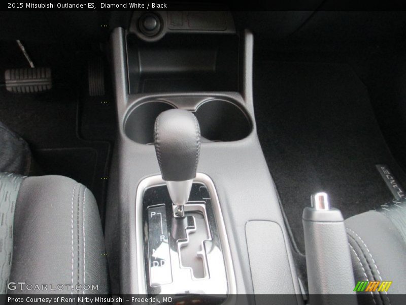 Diamond White / Black 2015 Mitsubishi Outlander ES