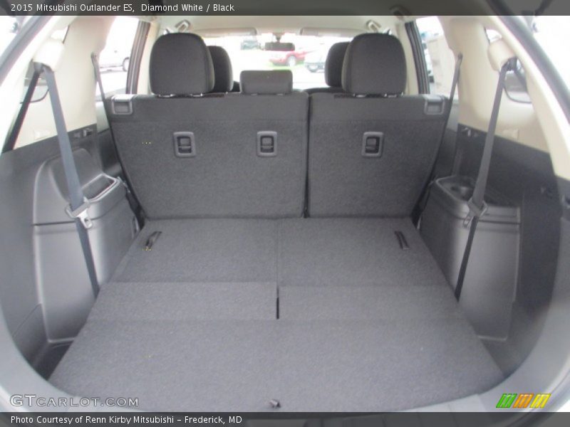 Diamond White / Black 2015 Mitsubishi Outlander ES