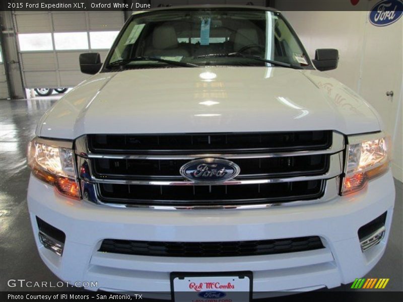 Oxford White / Dune 2015 Ford Expedition XLT