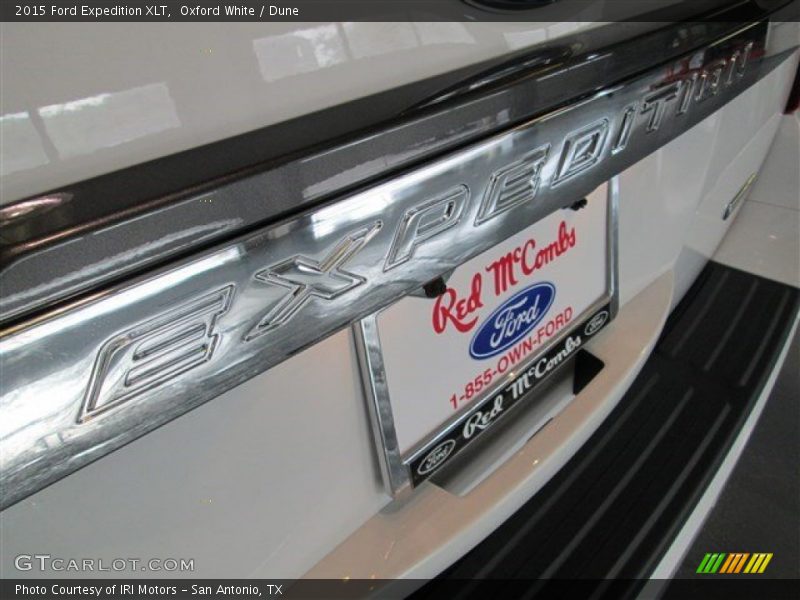 Oxford White / Dune 2015 Ford Expedition XLT