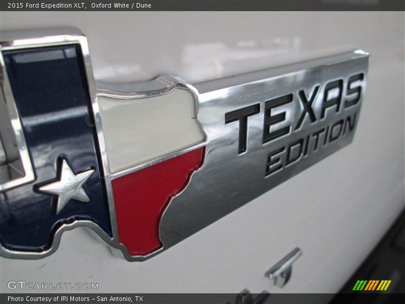 Oxford White / Dune 2015 Ford Expedition XLT