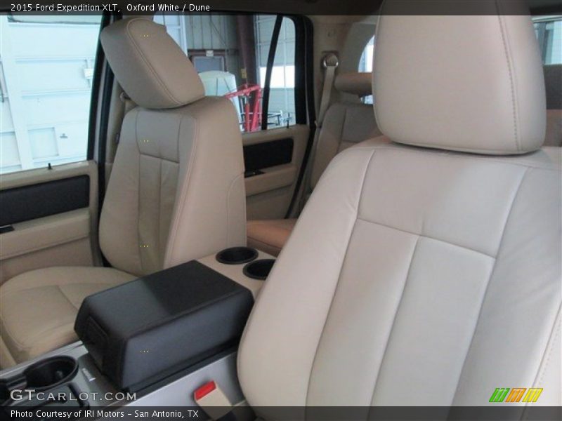 Oxford White / Dune 2015 Ford Expedition XLT