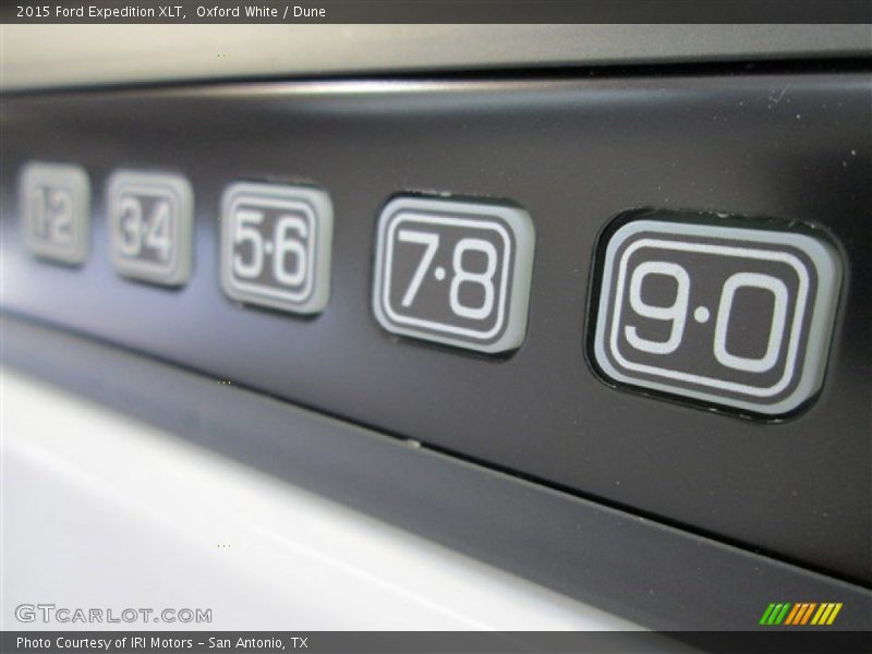 Oxford White / Dune 2015 Ford Expedition XLT