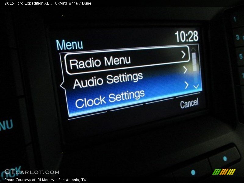 Oxford White / Dune 2015 Ford Expedition XLT