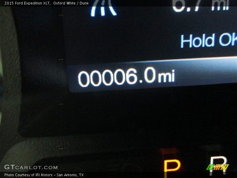 Oxford White / Dune 2015 Ford Expedition XLT