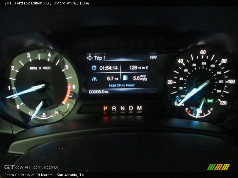 Oxford White / Dune 2015 Ford Expedition XLT