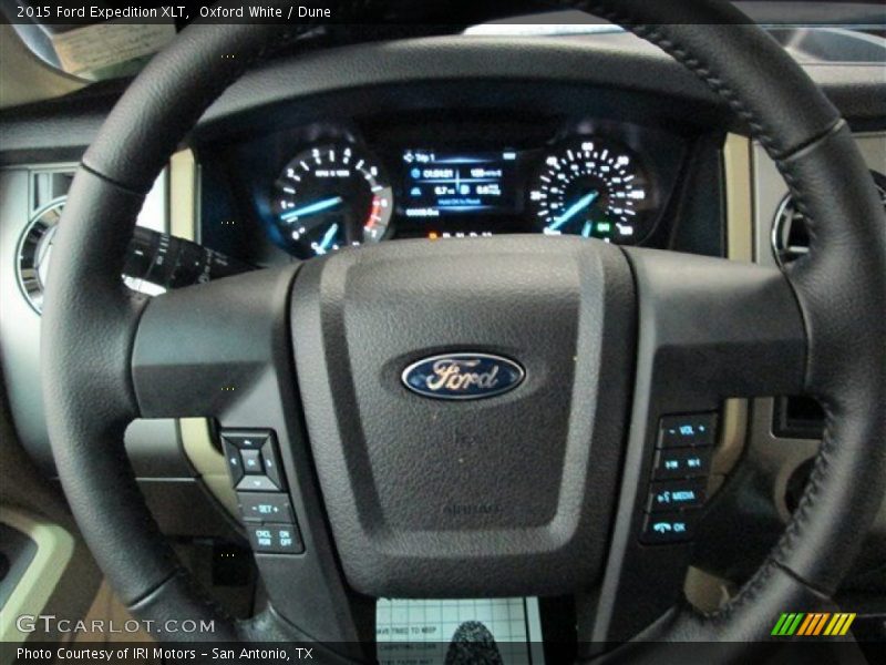 Oxford White / Dune 2015 Ford Expedition XLT