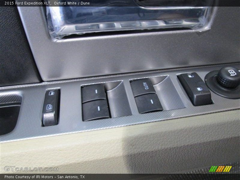 Oxford White / Dune 2015 Ford Expedition XLT