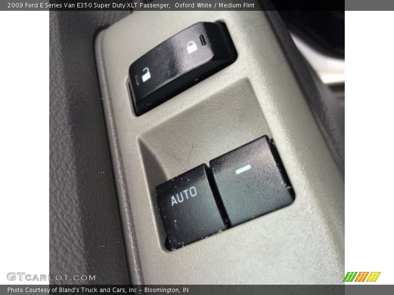 Oxford White / Medium Flint 2009 Ford E Series Van E350 Super Duty XLT Passenger