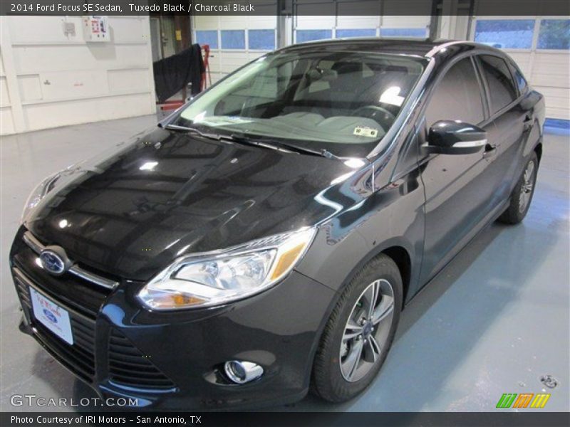 Tuxedo Black / Charcoal Black 2014 Ford Focus SE Sedan