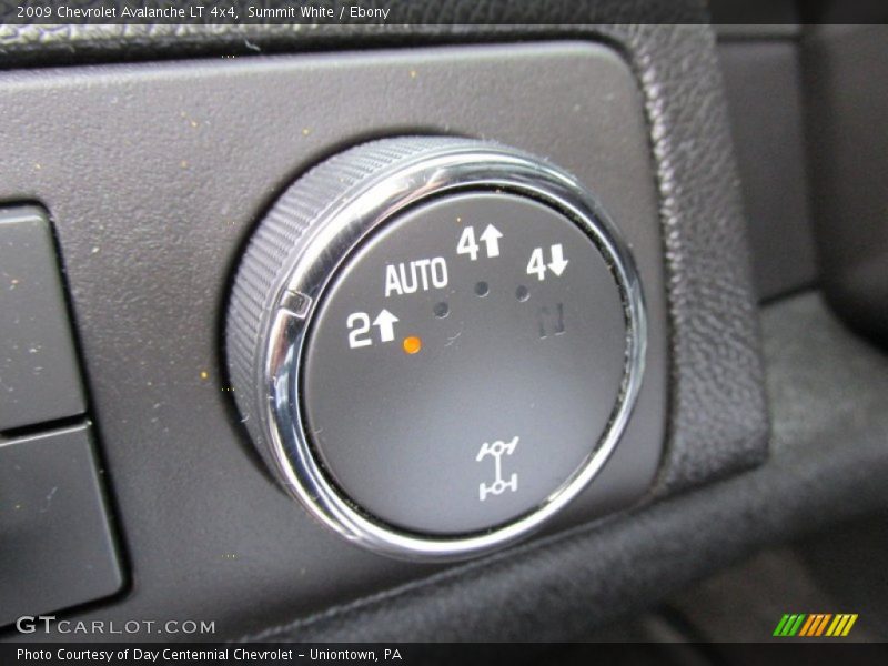 Summit White / Ebony 2009 Chevrolet Avalanche LT 4x4