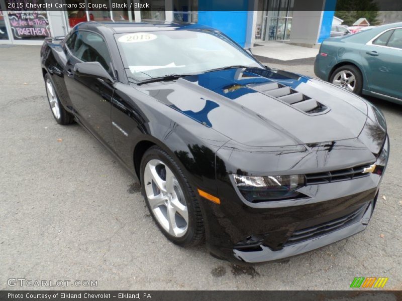 Front 3/4 View of 2015 Camaro SS Coupe