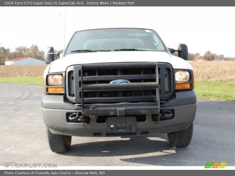 Oxford White / Medium Flint 2006 Ford F250 Super Duty XL SuperCab 4x4