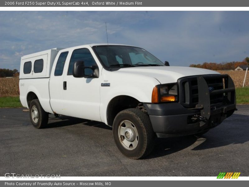 Oxford White / Medium Flint 2006 Ford F250 Super Duty XL SuperCab 4x4