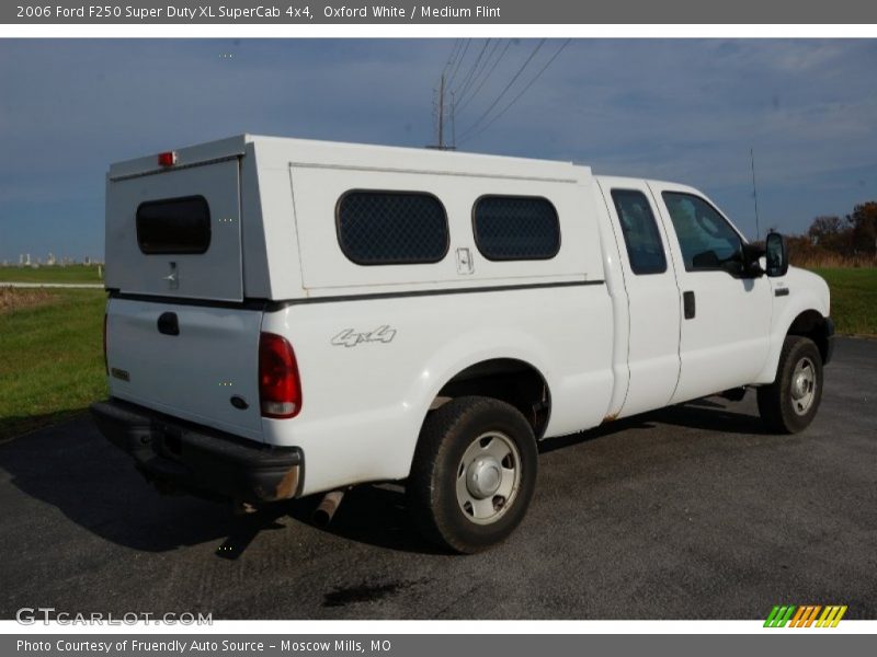 Oxford White / Medium Flint 2006 Ford F250 Super Duty XL SuperCab 4x4