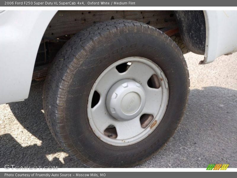Oxford White / Medium Flint 2006 Ford F250 Super Duty XL SuperCab 4x4