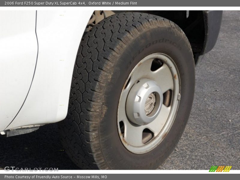 Oxford White / Medium Flint 2006 Ford F250 Super Duty XL SuperCab 4x4