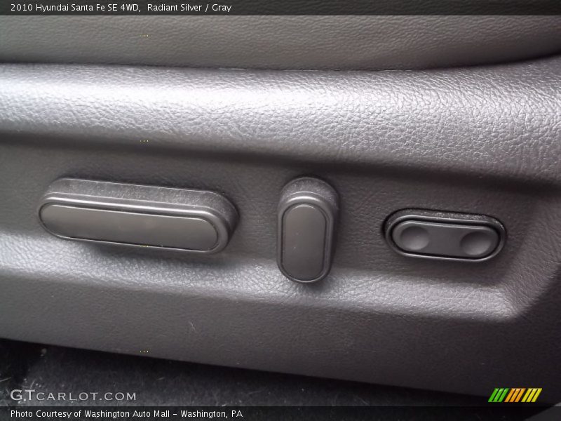 Radiant Silver / Gray 2010 Hyundai Santa Fe SE 4WD