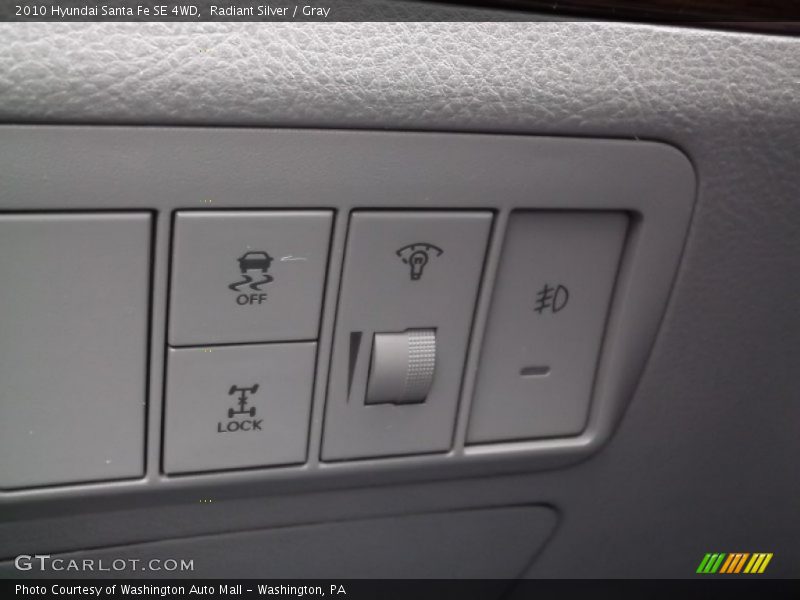 Radiant Silver / Gray 2010 Hyundai Santa Fe SE 4WD