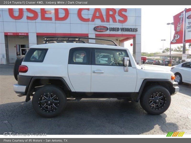 Iceberg White / Dark Charcoal 2014 Toyota FJ Cruiser 4WD