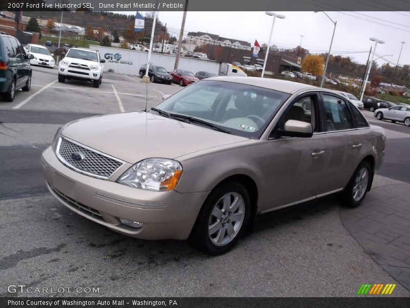 Front 3/4 View of 2007 Five Hundred SEL