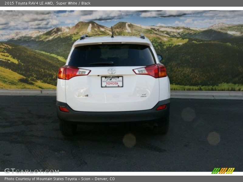 Super White / Black 2015 Toyota RAV4 LE AWD