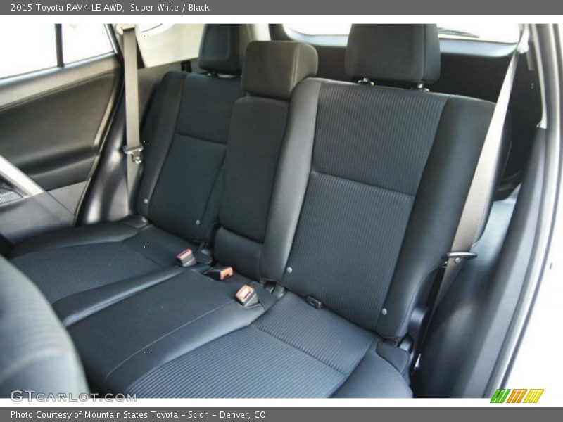 Super White / Black 2015 Toyota RAV4 LE AWD