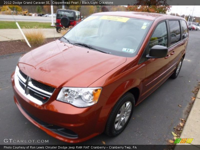 Front 3/4 View of 2012 Grand Caravan SE