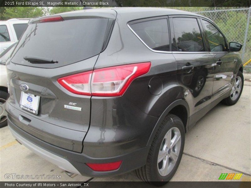 Magnetic Metallic / Charcoal Black 2015 Ford Escape SE