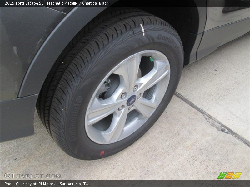 Magnetic Metallic / Charcoal Black 2015 Ford Escape SE