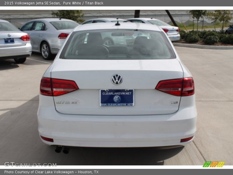 Pure White / Titan Black 2015 Volkswagen Jetta SE Sedan