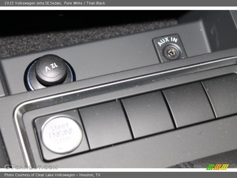 Pure White / Titan Black 2015 Volkswagen Jetta SE Sedan