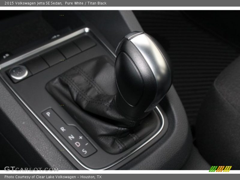 Pure White / Titan Black 2015 Volkswagen Jetta SE Sedan