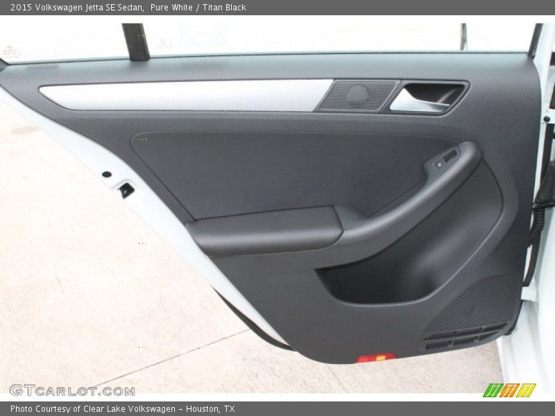 Pure White / Titan Black 2015 Volkswagen Jetta SE Sedan