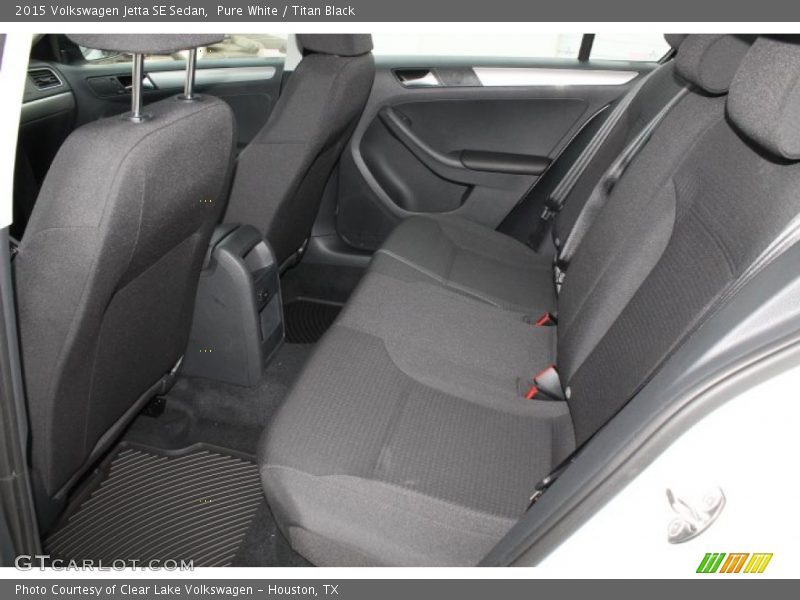 Pure White / Titan Black 2015 Volkswagen Jetta SE Sedan