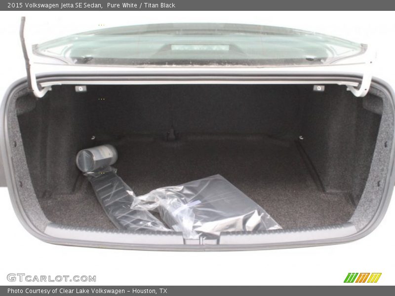 Pure White / Titan Black 2015 Volkswagen Jetta SE Sedan