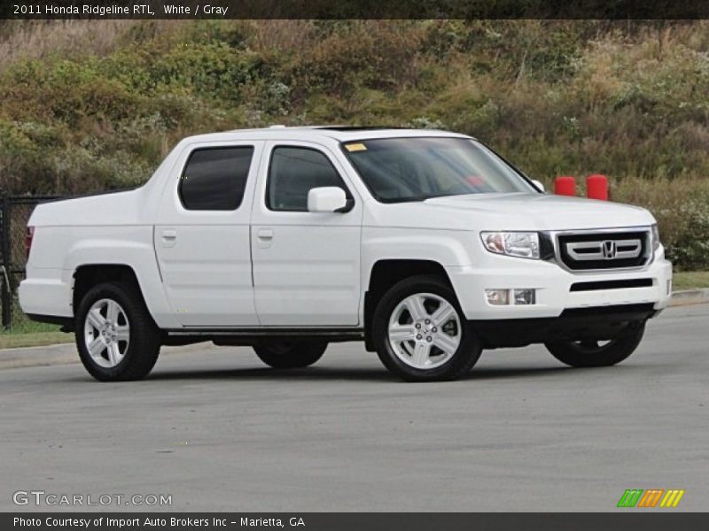 Front 3/4 View of 2011 Ridgeline RTL