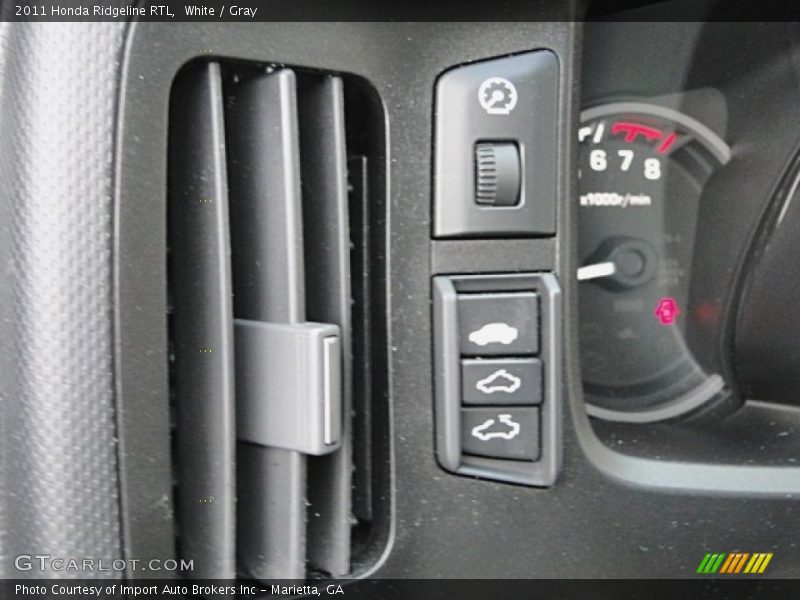 White / Gray 2011 Honda Ridgeline RTL