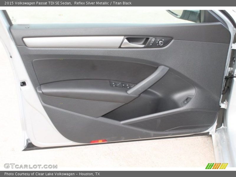 Reflex Silver Metallic / Titan Black 2015 Volkswagen Passat TDI SE Sedan