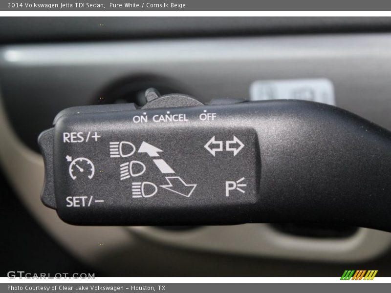 Pure White / Cornsilk Beige 2014 Volkswagen Jetta TDI Sedan