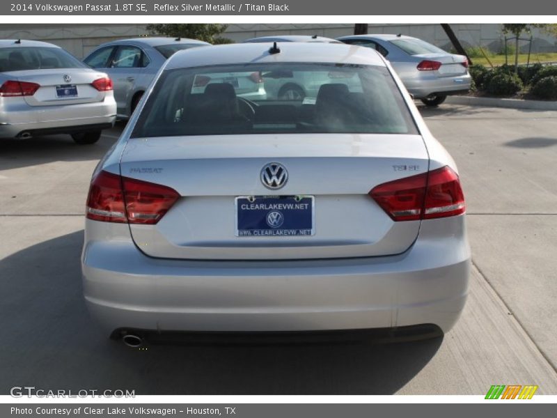 Reflex Silver Metallic / Titan Black 2014 Volkswagen Passat 1.8T SE