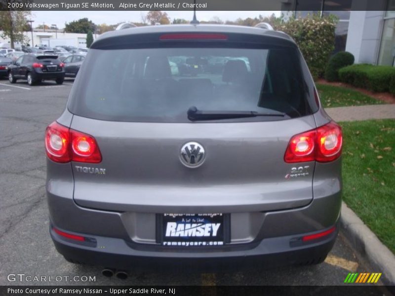 Alpine Grey Metallic / Charcoal 2009 Volkswagen Tiguan SE 4Motion