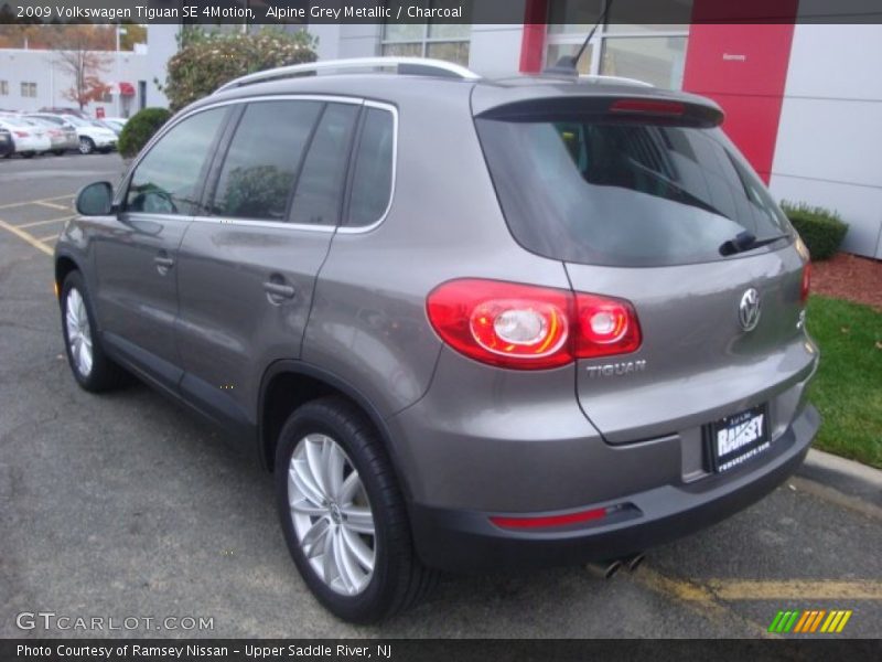Alpine Grey Metallic / Charcoal 2009 Volkswagen Tiguan SE 4Motion