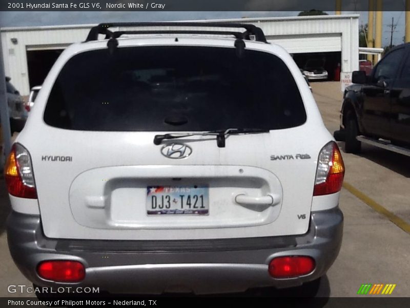 Nordic White / Gray 2001 Hyundai Santa Fe GLS V6