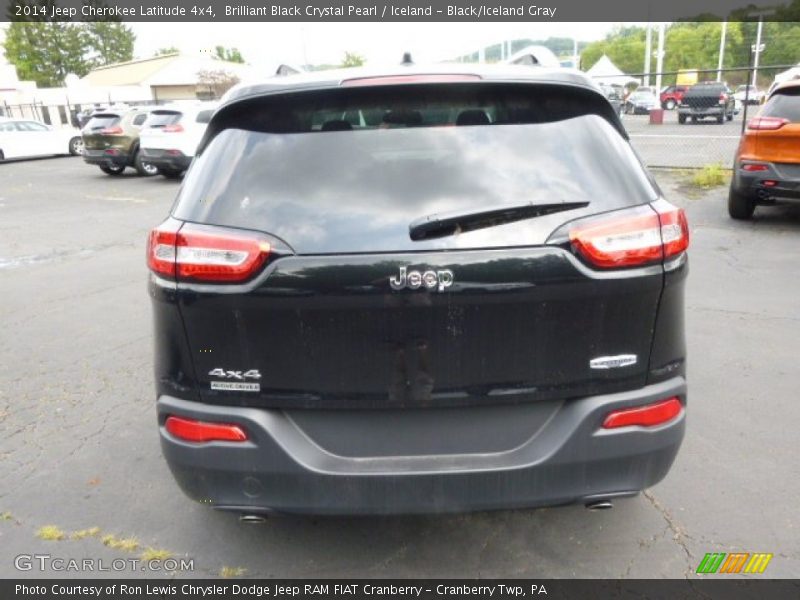 Brilliant Black Crystal Pearl / Iceland - Black/Iceland Gray 2014 Jeep Cherokee Latitude 4x4