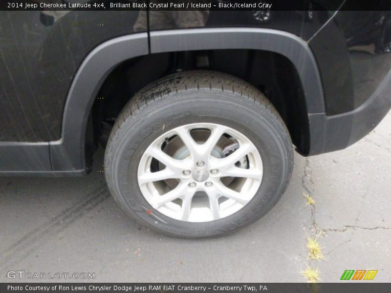Brilliant Black Crystal Pearl / Iceland - Black/Iceland Gray 2014 Jeep Cherokee Latitude 4x4