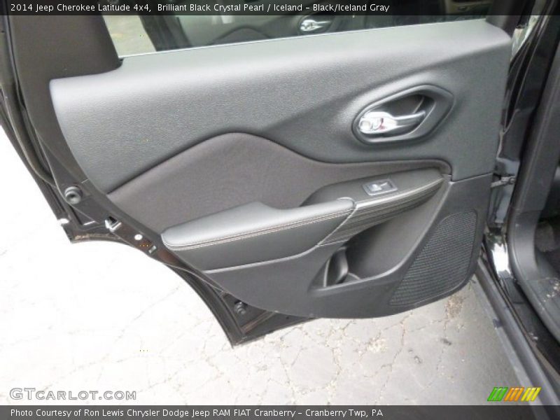 Brilliant Black Crystal Pearl / Iceland - Black/Iceland Gray 2014 Jeep Cherokee Latitude 4x4
