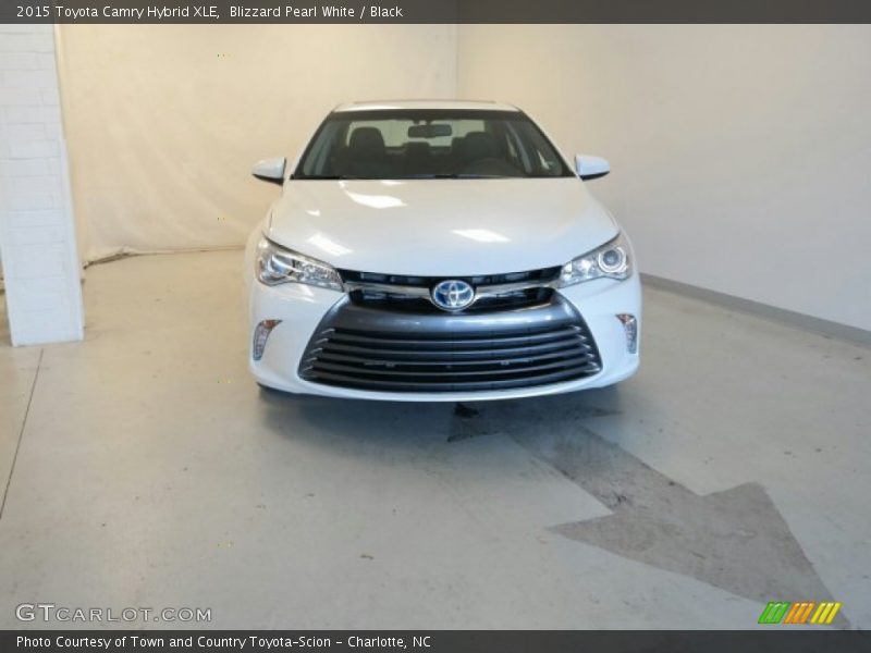 Blizzard Pearl White / Black 2015 Toyota Camry Hybrid XLE
