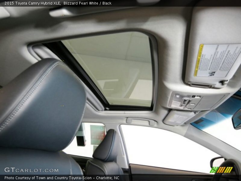 Blizzard Pearl White / Black 2015 Toyota Camry Hybrid XLE