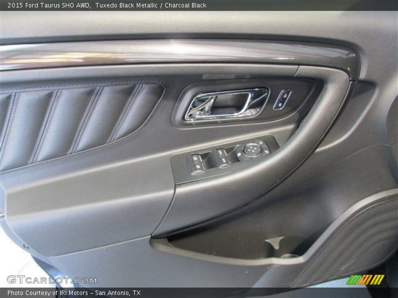 Tuxedo Black Metallic / Charcoal Black 2015 Ford Taurus SHO AWD